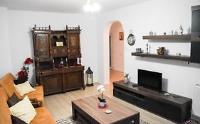 Spacious And Cozy 3Bd+Terrace Couples Apartment